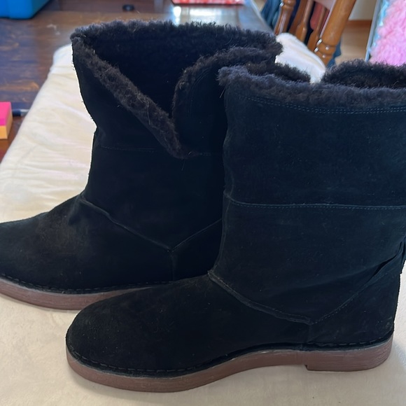 Clark’s Sueded Boots NWT - Picture 4 of 9